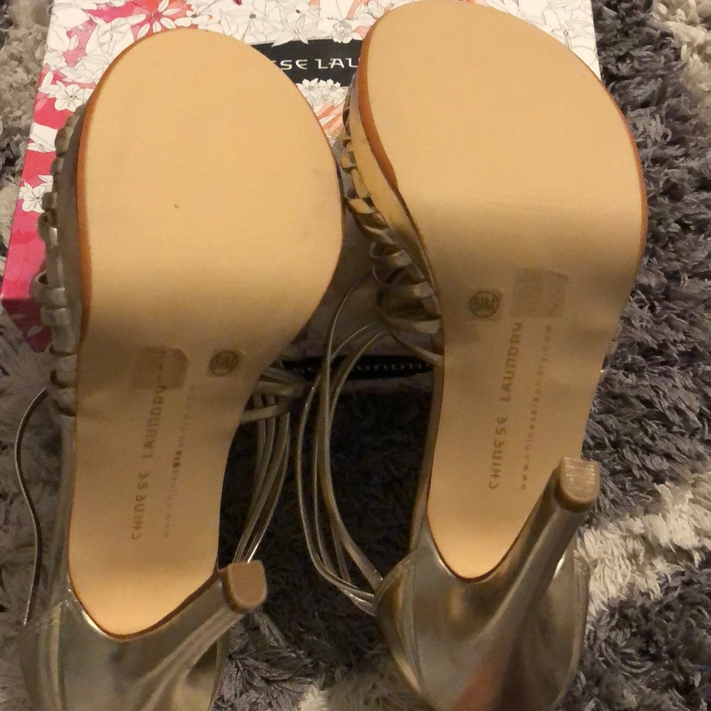 Heels - Picture 3 of 4
